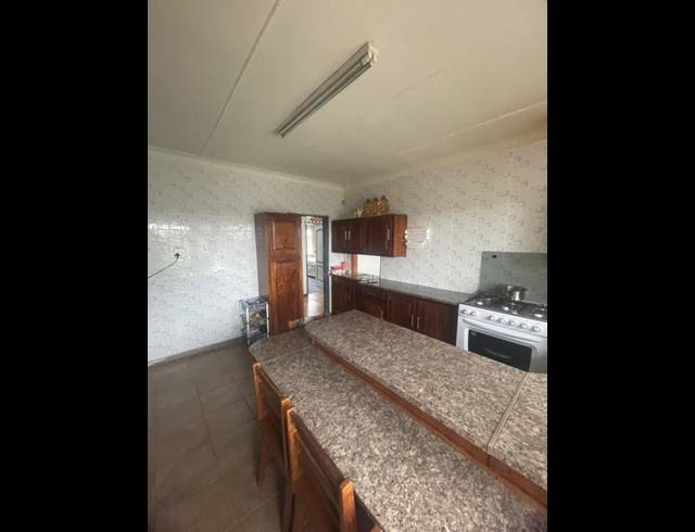 9 BEDROOM HOUSE FOR SALE IN ERASMIA